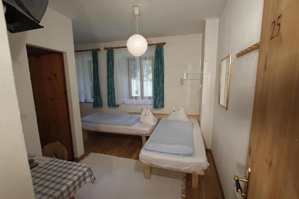 Hotel Veduta Cinuos-Chel المظهر الخارجي الصورة